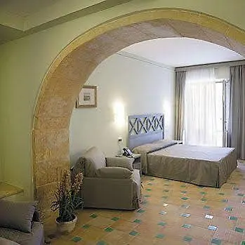 Hotel Gargallo 3*